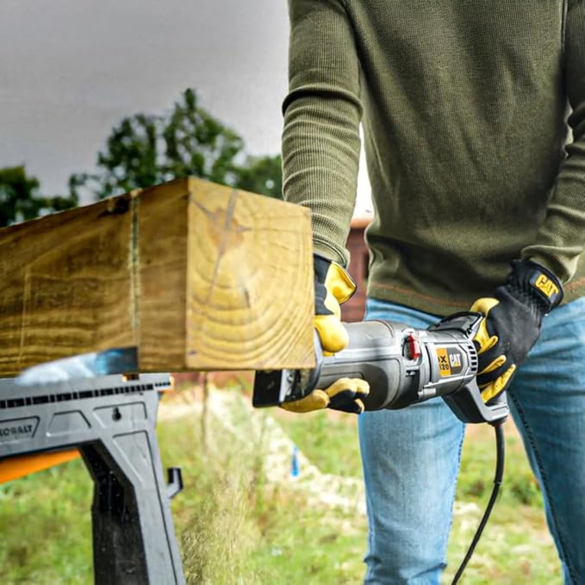 Подсвечивание и контроль ровности пропила